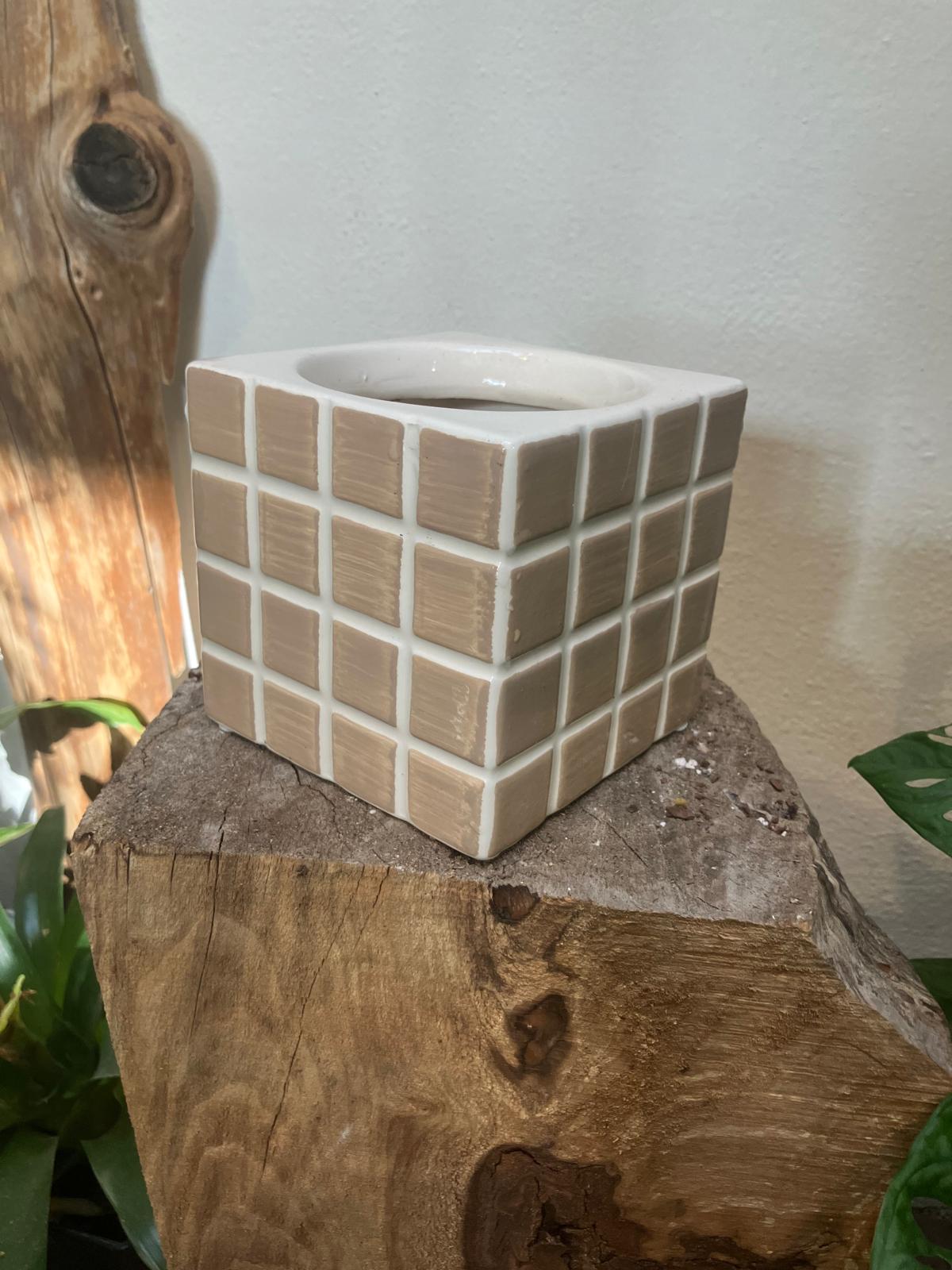 Obal na rostlinu Rubik světle hnědá - vnitřní průměr 8,5cm - keramika - glazura